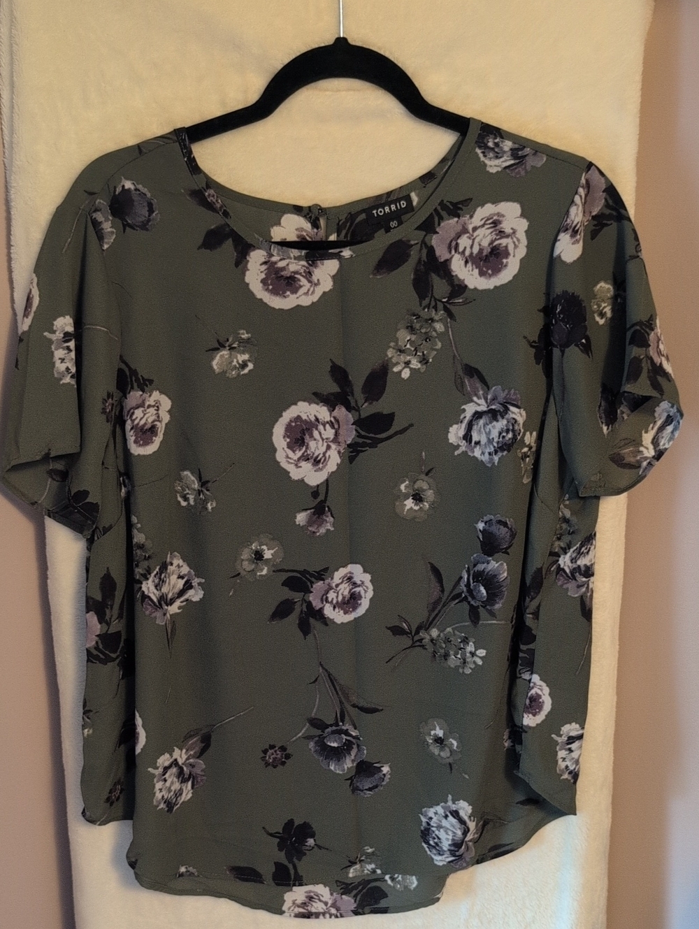 torrid Olive Green Floral Crewneck Blouse